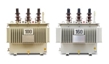 Üç fazlı (100 ve 160 kva) sıkıca mühürlenmiş fin türü dalmış yağ transformatörler, izole kırpma yolu beyaz zemin üzerine oluklu