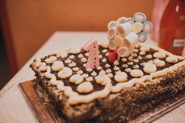 Tatlı hamur işleri. Yemek servisi. Düğün doğum günü kavramı