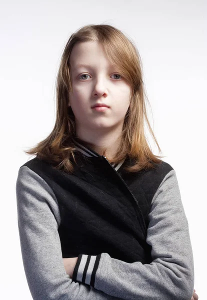 Uzun Sarı Saç Seyir Ile Bir Çocuk Portresi — Stok fotoğraf