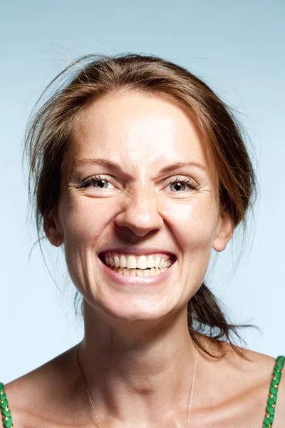 Portrait Middle Aged Woman Brown Hair Smiling — Stock Photo, Image