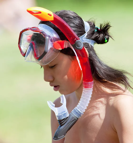 Junge Mit Langen Haaren Tauchermaske Und Schnorchel — Stockfoto