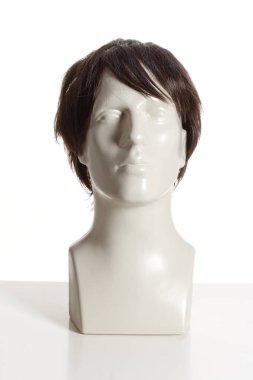 Beyaz peruk ile manken erkek baş