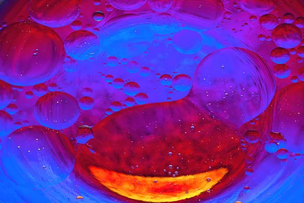 Крупный План Цветных Пузырьков Капель Нефти Воды — стоковое фото