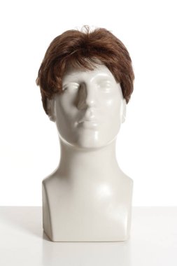 Beyaz peruk ile manken erkek baş
