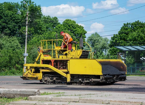 Nizhyn Ukraine May 2018 Yellow Crawler Asphalt Paver Full Fresh — Stock Photo, Image