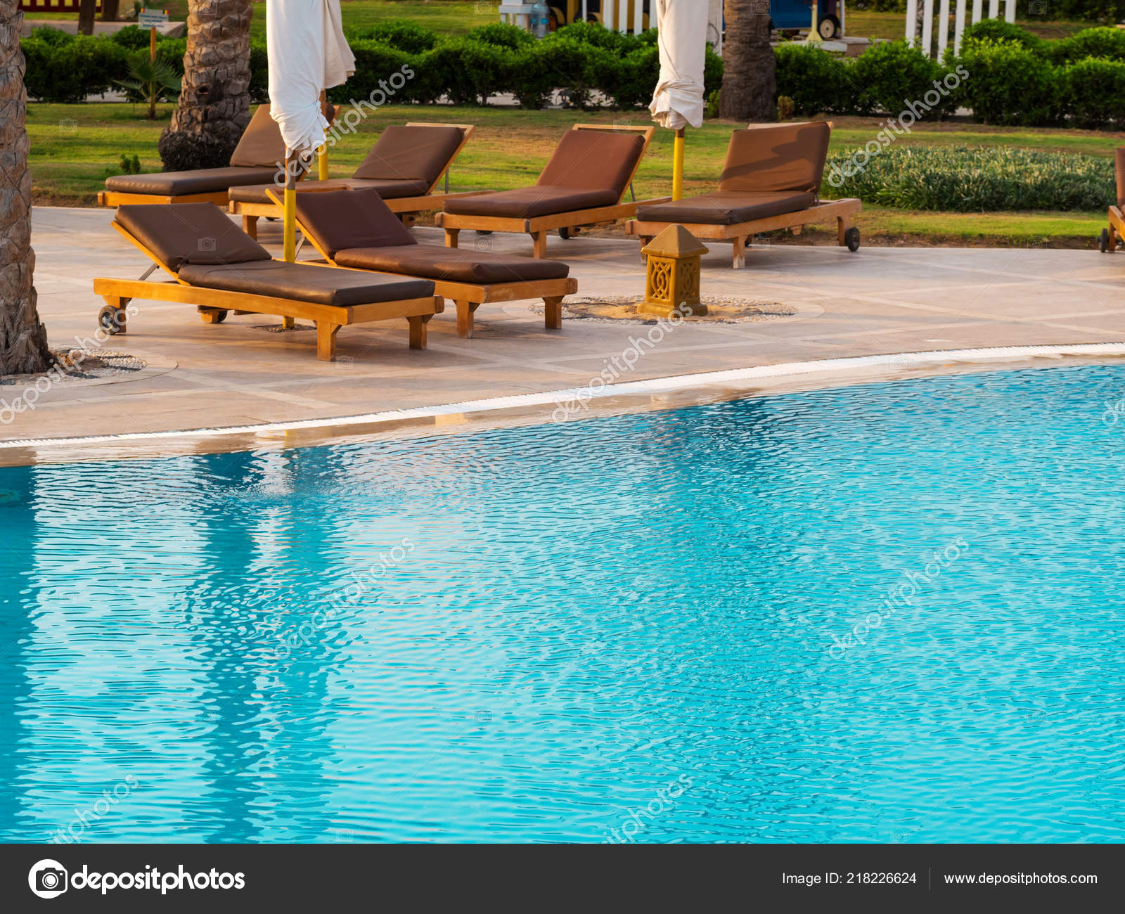 swimming pool sun loungers