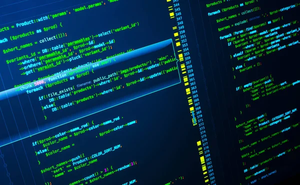 コード エディター クローズ アップ サイトの Web 開発に暗い青色の背景で緑の Php コード — ストック写真
