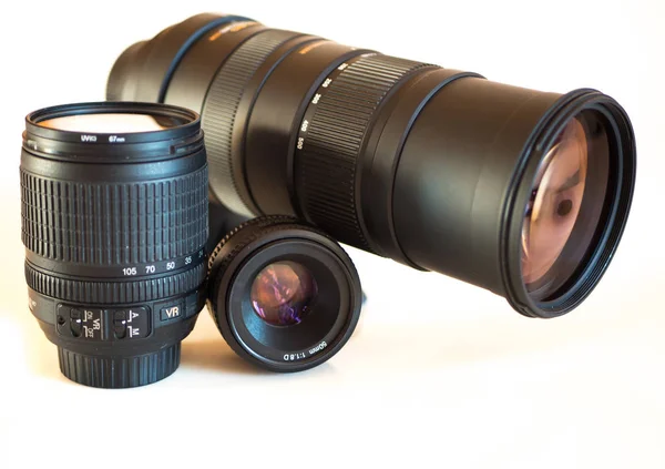 Tři Objektivy Fotoaparátů Izolovaných Bílém Pozadí — Stock fotografie