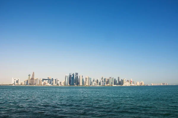 Vista Panorámica Del Horizonte Moderno Doha Qatar Día Soleado —  Fotos de Stock