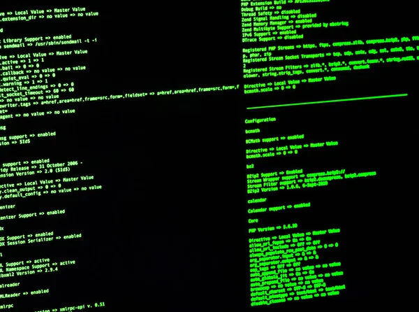 黒の背景にコマンドライン インター フェースで緑のコードをクローズ アップ Cli — ストック写真