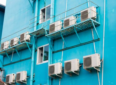 Hava kompresörleri duvar inşa sanayi dışında satır. Büyük klima sistemi