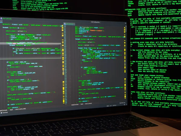 Met Behulp Van Schadelijke Code Virusprogramma Voor Cyber Anonymus Aanval — Stockfoto