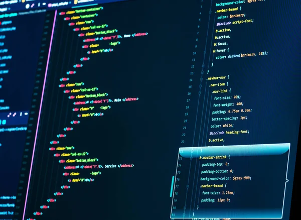 Nahaufnahme der HTML- und CSS-Codierung. Web-Entwicklungscode — Stockfoto