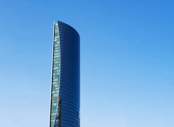 Navigation Tower in Doha, Qatar, copyspace — Stock Photo, Image