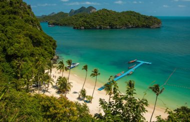 Angthong National Mari Mu Ko Ang adalarında plaj bak