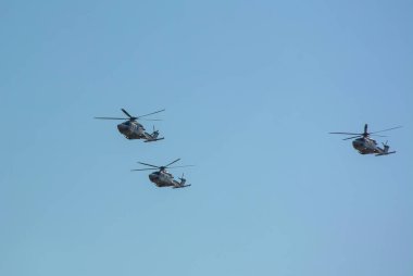 Havada üç helikopter Aw139