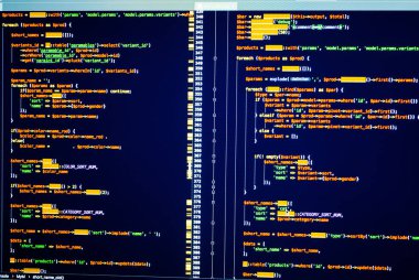 Mavi arka planda turuncu php kodu satırları, ön görünüm