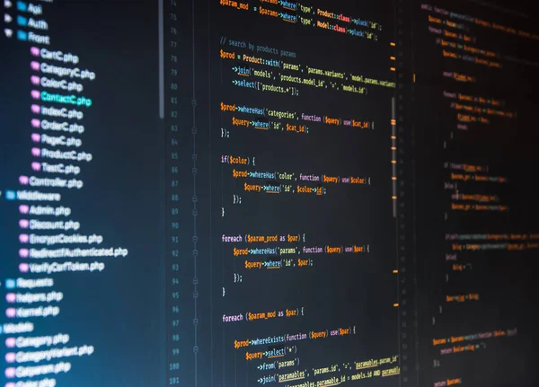 PHP-Code auf dunklem Hintergrund im Code-Editor — Stockfoto