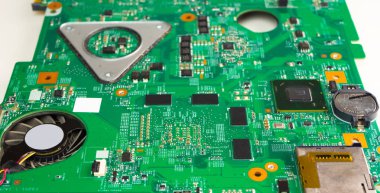 Mikrodenetleyiciler ve yongaları ile anakart