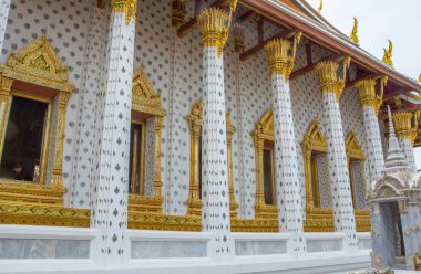 Bangkok Wat Arun tapınağının sütunları, Tayland