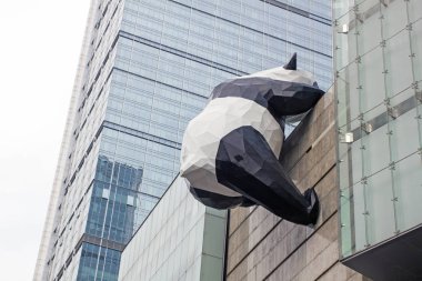 Sanat yükleme binasında. Sanatçı çalışma. Chengdu Panda.
