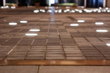 Sert ışık Plaza parke açık peyzaj. Modern kaldırım ışık.