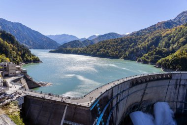 Kurobe Gölü ve Nehir Barajı