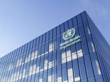 15 Haziran 2020, Sadece Editör Kullanımı, 3D CGI. Cam Binası 'nın tepesinde Dünya Sağlık Örgütü İmza Logosu var. Gece vakti yüksek katlı ofis merkezindeki işyeri.