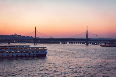 Türkiye, Istanbul Köprüsü'nde Günbatımı