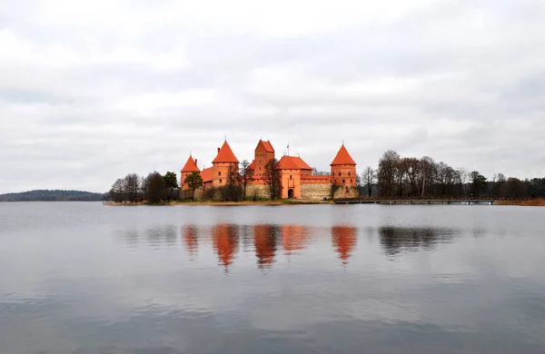 Castello Rosso Sull Isola Trakai Lituania — Foto Stock