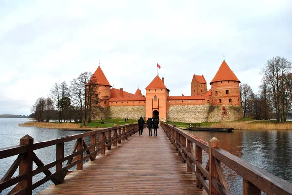 Enda Bro Till Slottet Trakai Litauen Sjön Galve — Stockfoto