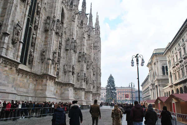 Vpravo Milánské Katedrály Milán Itálie — Stock fotografie
