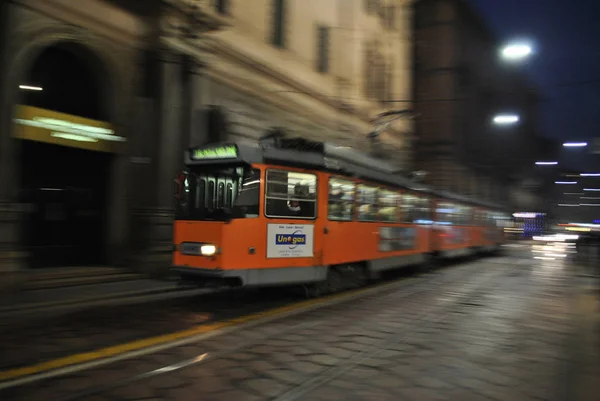Tranvía Nocturno Milán Lombardía Italia — Foto de Stock