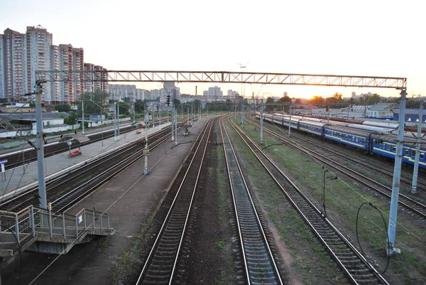 Järnvägen Spårar Solnedgången Ukraina — Stockfoto