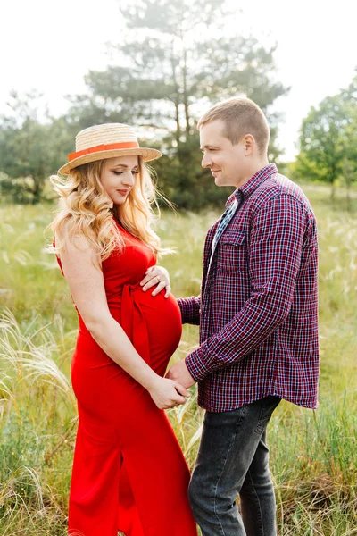 Pregnant Girl Tummy Awaiting Delivery Red Dress Straw Hat Her — Stock Photo, Image