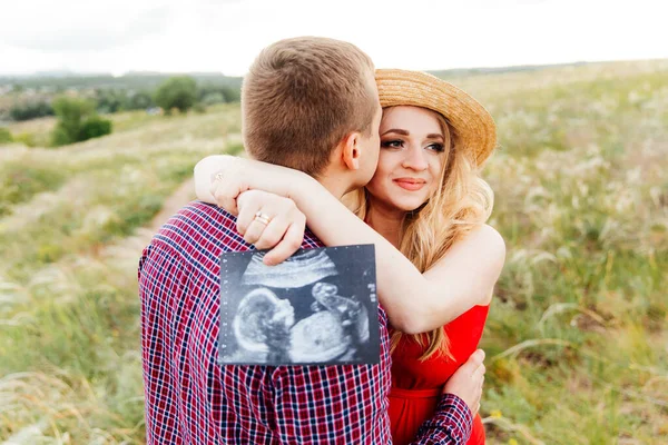 Pregnant Girl Tummy Awaiting Delivery Red Dress Straw Hat Her — Stock Photo, Image