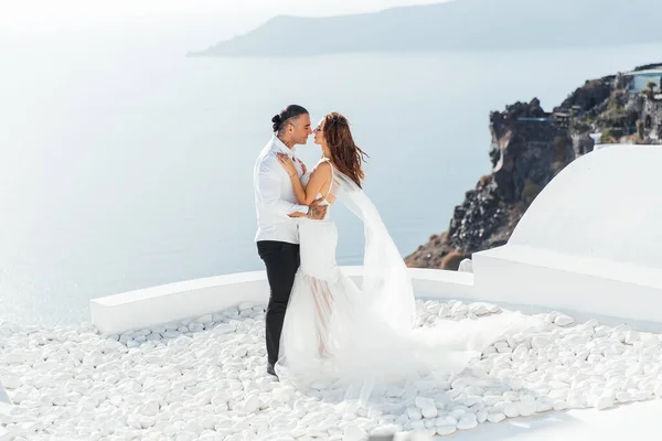 Hochzeit Auf Der Griechischen Insel Santorin Schönes Paar Braut Weißen — Stockfoto