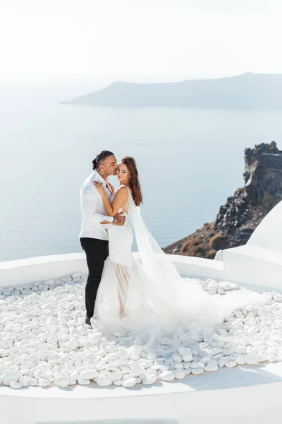 Hochzeit Auf Der Griechischen Insel Santorin Schönes Paar Braut Weißen — Stockfoto