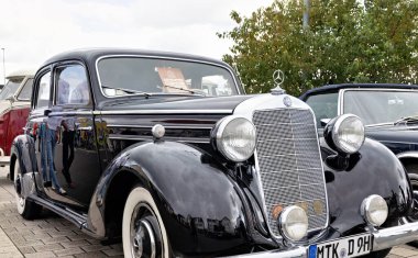 Buettelborn, Almanya 14 Eylül 2025: Mercedes Benz 170 S 1954 'te Buettelborn, Hesse' de yapılan klasik araba toplantısında