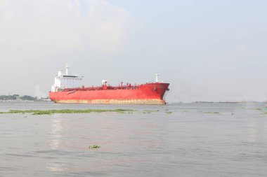 Petrol tankeri Nijerya bağlantı noktası, benzin yükleme kapalı Lagos sonra çıkmak