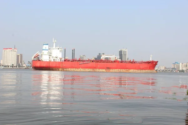 Sebuah Kapal Kargo Berangkat Dari Pelabuhan Lagos Nigeria Nigeria Adalah — Stok Foto