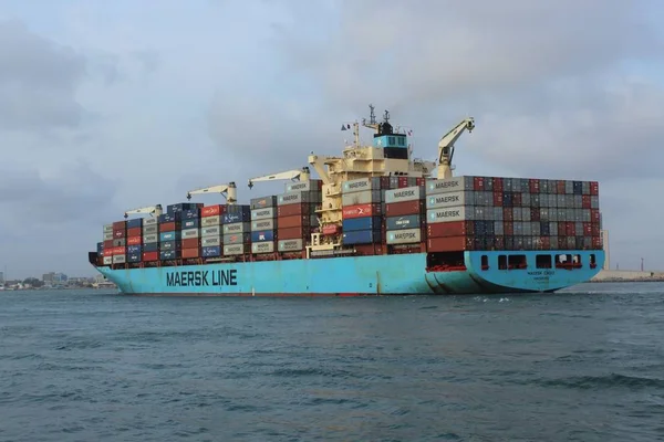 Maerskline Buque Carga Entra Nigeria Puerto Lagos Cargado Contenedores Concepto — Foto de Stock