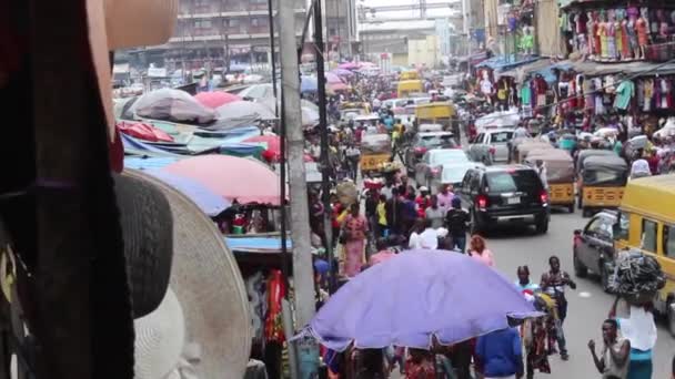 Filmagem Roll Business Hour Pessoas Vendendo Mercadorias Mercado Idumota Lagos — Vídeo de Stock