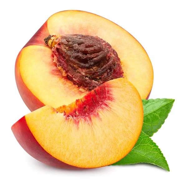 Персиковые фрукты с изолированными листьями — стоковое фото