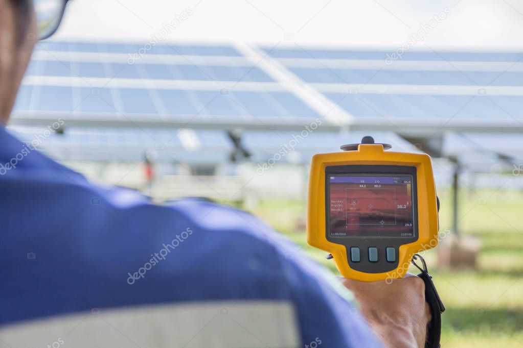 Thermoscan(thermal image camera), Scan to the solar panel for temp check.