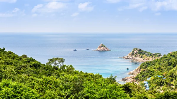 Güzel doğa manzara mavi deniz gökyüzü Koh Tao ada yüksek doğal görünümü andan itibaren ünlü turistik Surat Thani, Tayland, 16:9 geniş ekran 's yaz altında AOW yaşlılık leuk koyunda