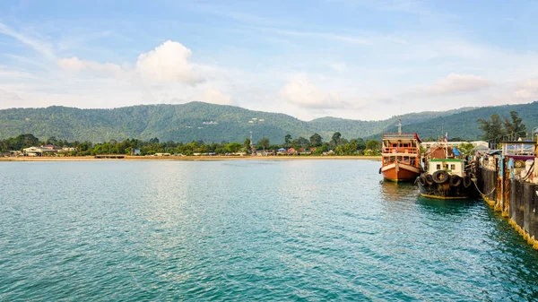 Barco Madera Para Tour Buceo Atracado Muelle Nathon Cerca Playa — Foto de Stock