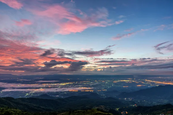 Yüksek Görüş Gündoğumu Sırasında Renkli Gökyüzü Güzel Doğa Manzara Görmek — Stok fotoğraf