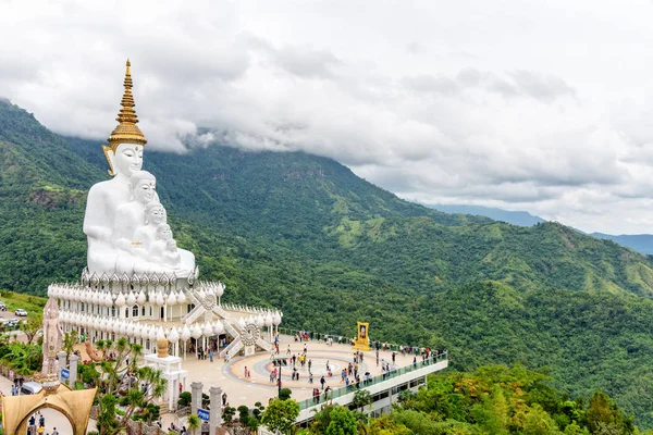 Phetchabun Tayland Ekim 2018 Çok Sayıda Turistin Büyük Beyaz Buda — Stok fotoğraf