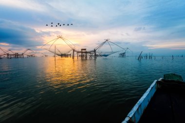 Tayland gündoğumu sırasında Pakpra kanalında Kırsal yaşam tarzı